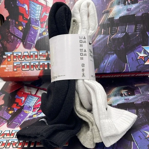 Nike Everyday Cushioned Training Crew Socks (3 Pairs)
Size M - m6-8; w6-10; - Picture 3 of 16